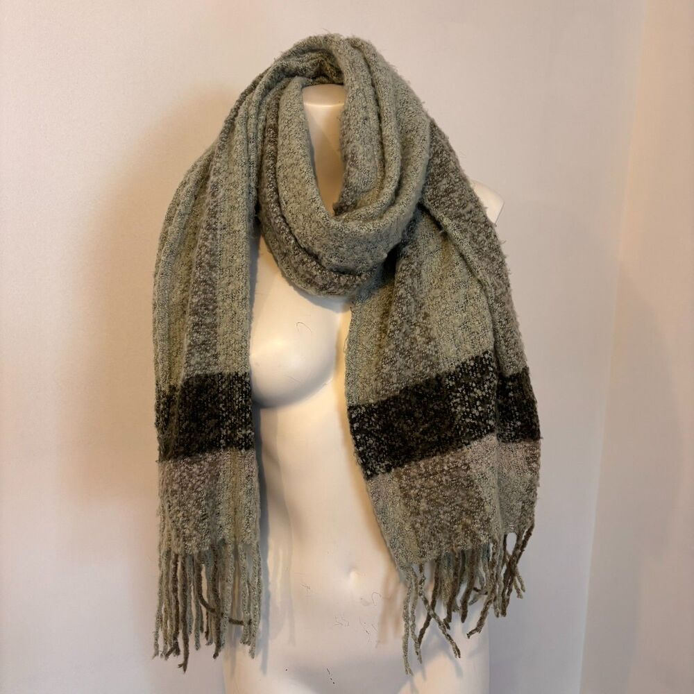 Simply Noelle Chunky Green Fringe Artsy Layering Soft Fall Time Scarf